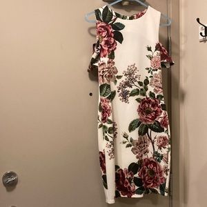 Oasis Extra Small flower dress. Mid length.